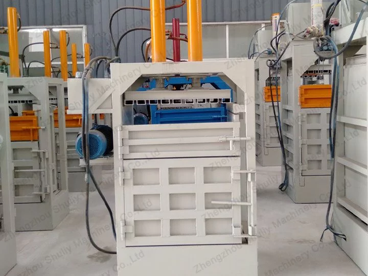 vertical textile baler