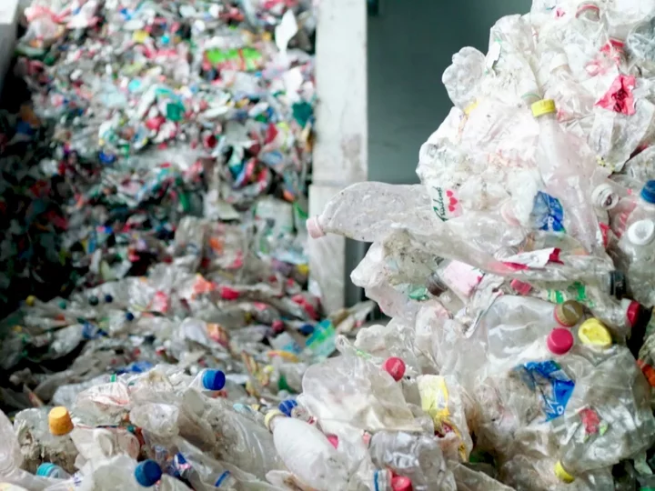 bouteille en plastique usagée