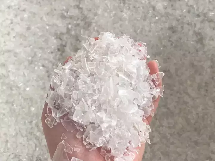 clean plastic bottle flakes