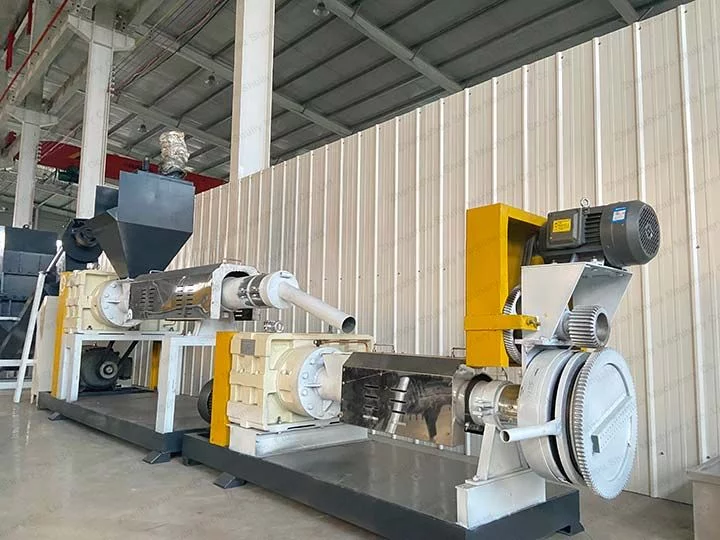 plastic film pelletizing machine in factory